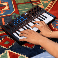 Akai Professional MPK Mini IV – 25 - Key USB MIDI Keyboard Controller Black - 0694318025850