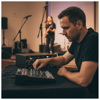 Behringer Xenyx 802 | 8 - Channel Analog Streaming Mixer - 