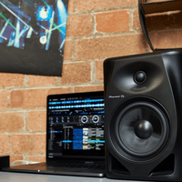 Pioneer DJ DM - 50D 5 - inch Active Monitor Speaker - Black - 841300102137